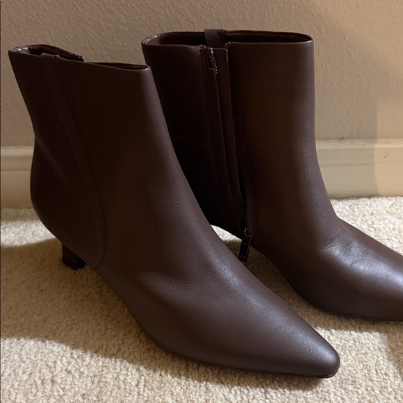 NIB Naturalizer Deesha Chocolate Brown Ankle Booties size 9.5 - Picture 3 of 13